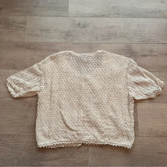 Vintage 90s embroidered crocheted quilt patchwork button down short sleeve top! - Picture 8 of 10